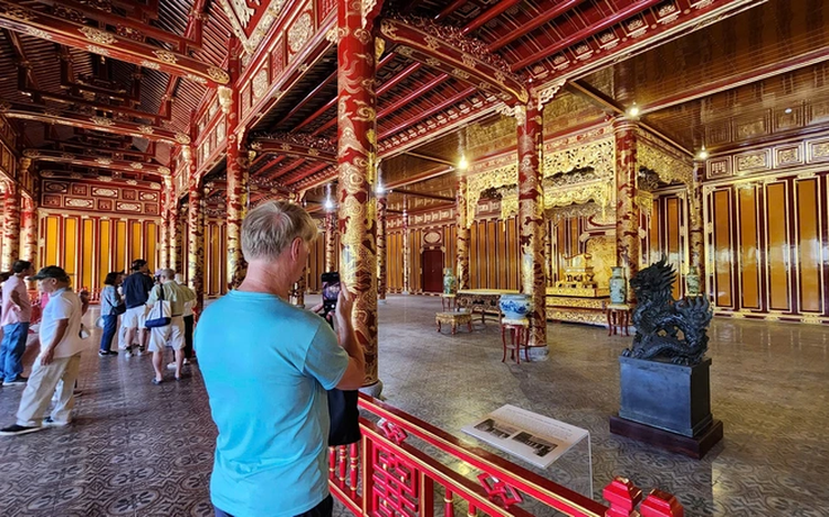 Vandalism of Nguyen Dynasty throne raises alarms over heritage protection in Vietnam
