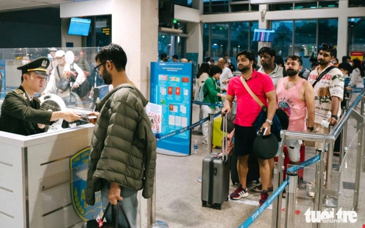 Logistics expert with 25 years of experience waits over 6 months for entry into Vietnam: EuroCham