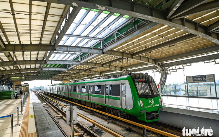Hanoi metro station roof left damaged for months as wear shows on 3-year-old line