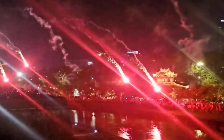 Pyrotechnic shots fired from ceremonial cannons fall into crowd in Vietnam’s Hue