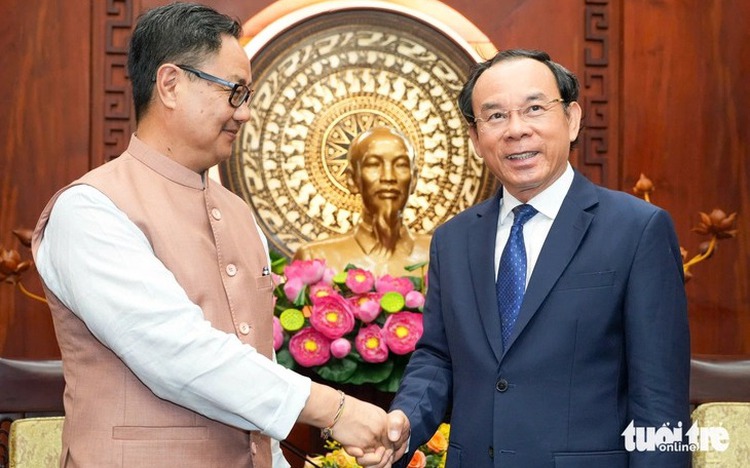 Indian minister expresses pride in accompanying Vietnam's development