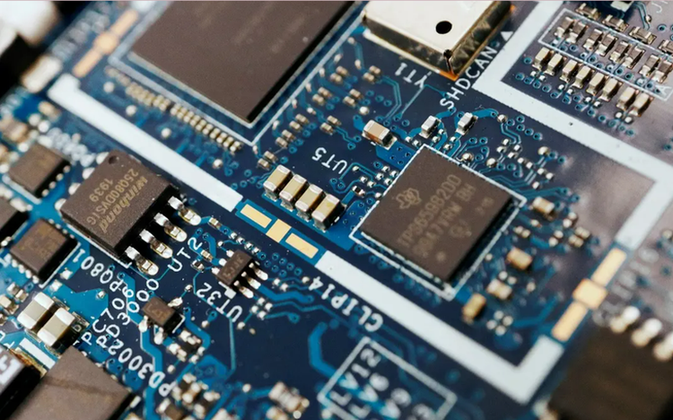 Vietnam needs comprehensive strategy for semiconductor industry