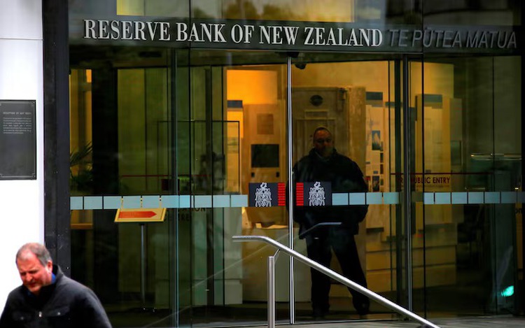 New Zealand central bank warns of risks to financial system amid global volatility