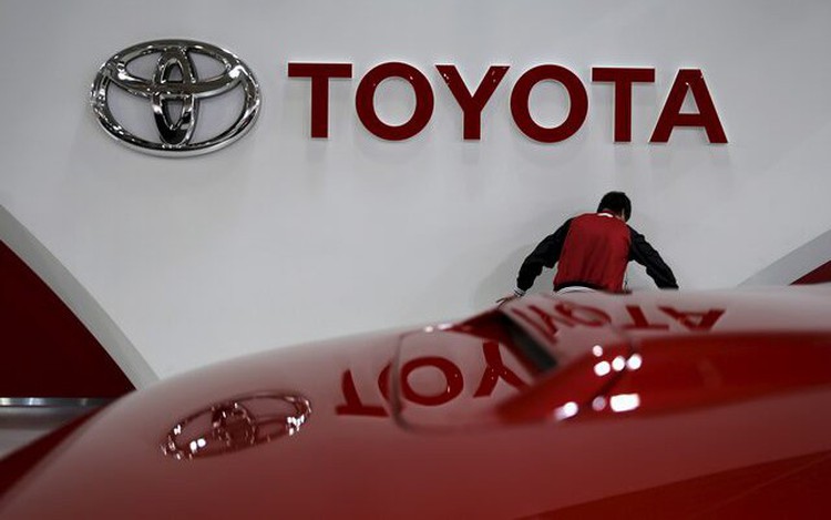 Toyota forecasts 34.9% drop in net profit