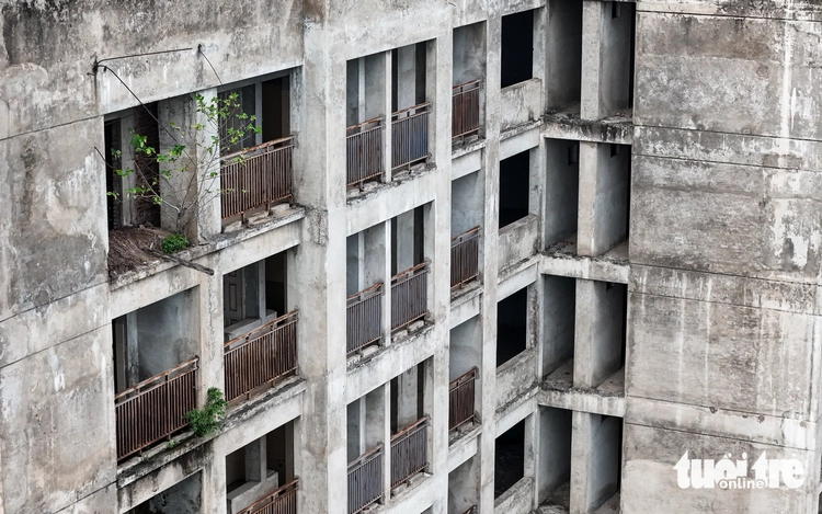 Thousands of unused public housing units left to deteriorate in Hanoi