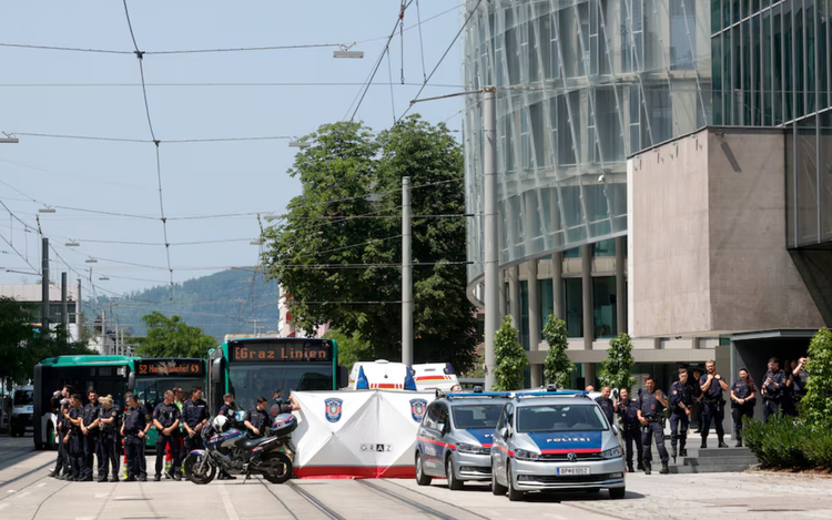 Former pupil kills 10 people and himself in shooting at Austrian school
