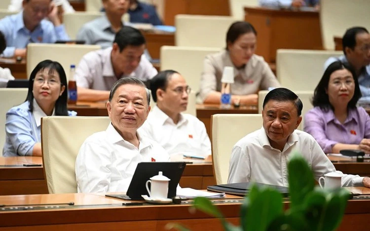 Legislature approves mergers to reduce Vietnam’s cities, provinces to 34