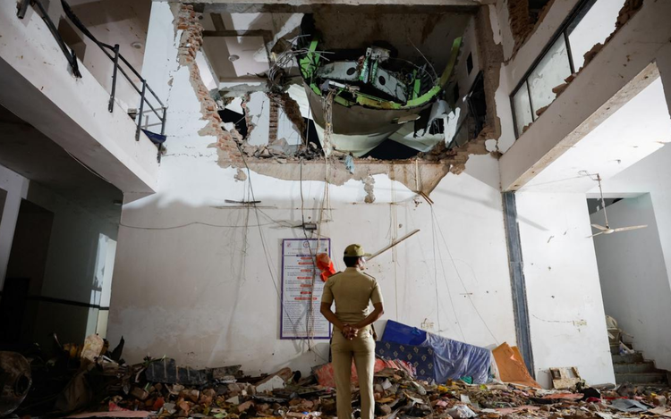 At least 265 dead in India plane crash, one passenger survives