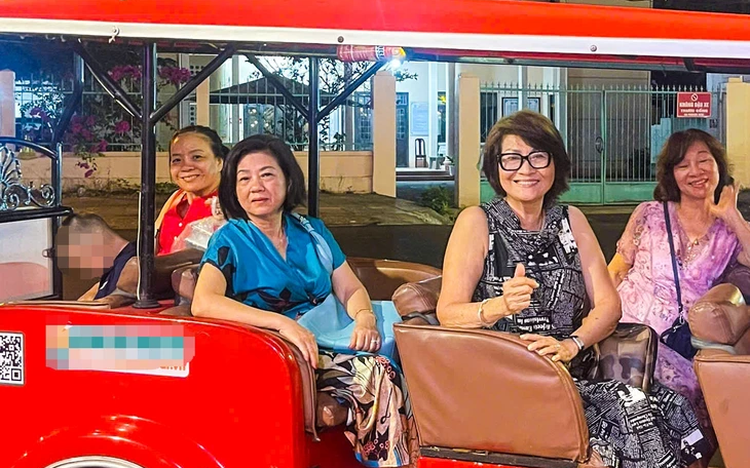 Authorities call for safety review of electric tuk-tuks used for tourist transport in Vietnam’s Phu Quoc