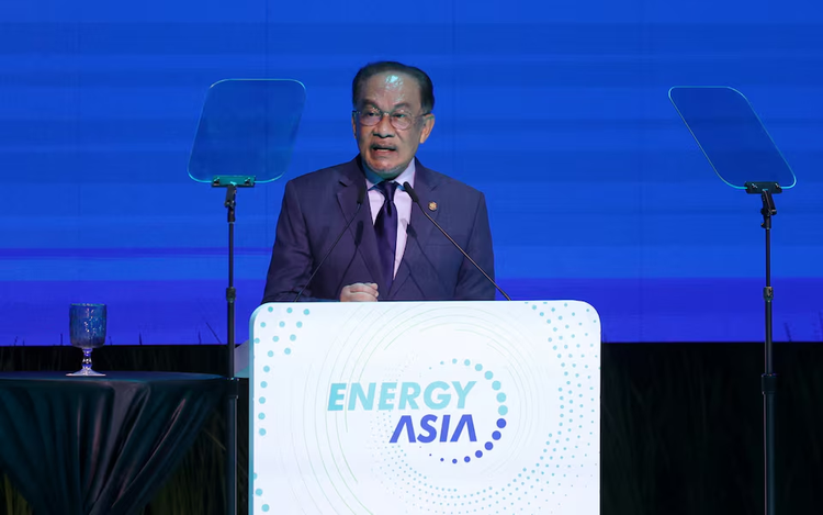 Malaysia PM says $10 bln committed to national grid upgrade
