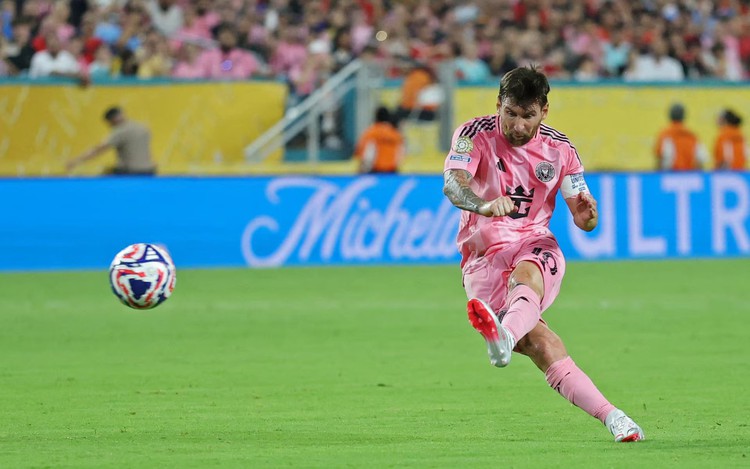 Healthy crowds and Messi mania lift Club World Cup, but quality gap shows