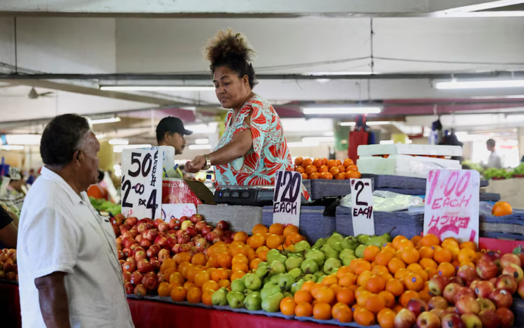 As economic growth slows, Pacific Islands should boost women in jobs, says World Bank