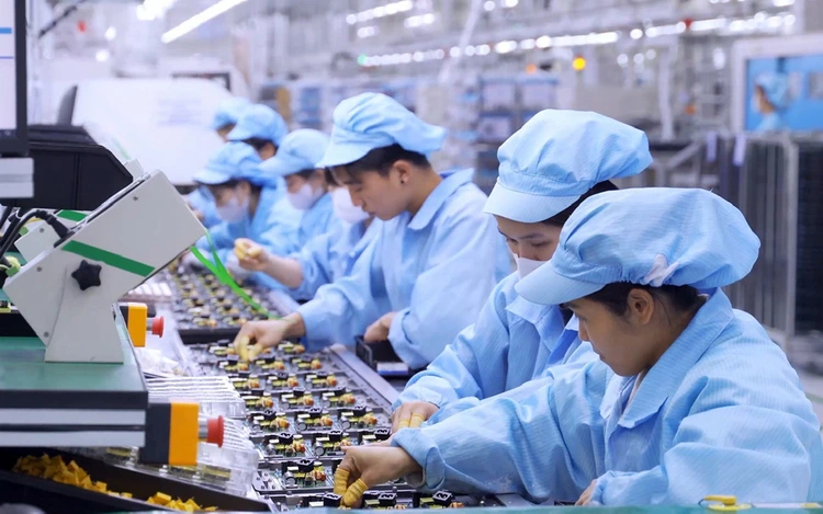 Vietnam attracts strong FDI despite global trade uncertainty