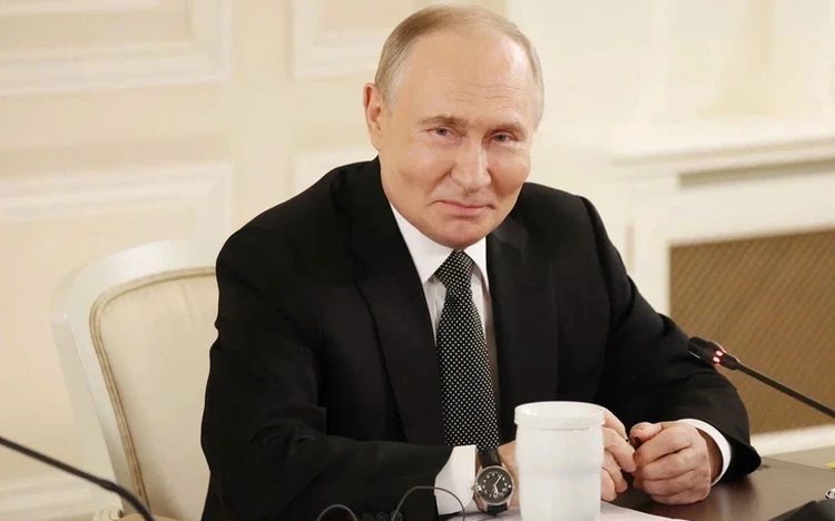 Russian President Vladimir Putin says cooperation with Vietnam withstands global changes
