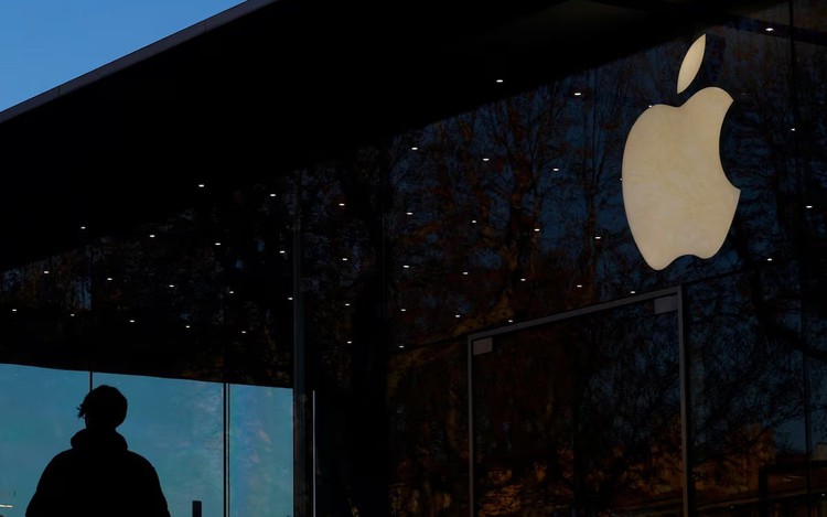 Apple executives held internal talks about buying Perplexity, Bloomberg News reports