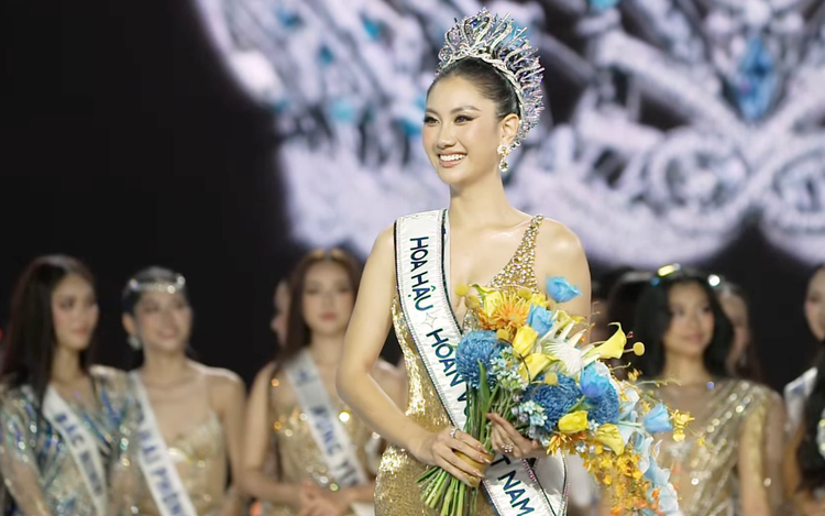 Miss Cosmo Vietnam 2025 crown goes to Ho Chi Minh City beauty