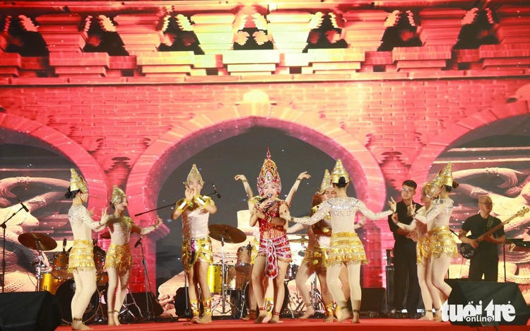 Vietnam-US friendship festival held in Da Nang