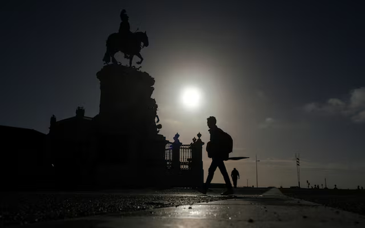 Portugal tightens naturalisation rules, doubles residency requirement