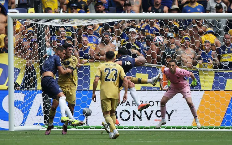 Schoolteacher Christian Grey scores dream goal as amateur Auckland City hold Boca Juniors to a draw