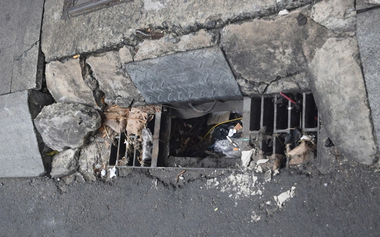 Large drains become trash traps during rainy season in Ho Chi Minh City