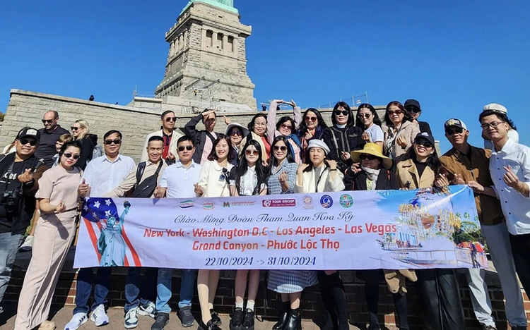 Vietnamese demand for US travel declines sharply