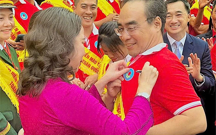 Vietnamese businessman gives blood 78 times, registers to donate organs, body after death