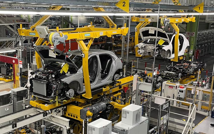 Auto companies 'in full panic' over rare-earths bottleneck