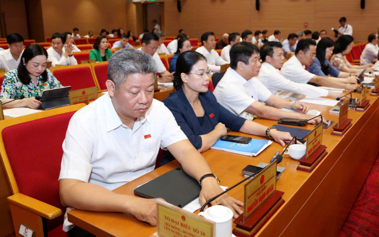 Hanoi passes resolution phasing out single-use plastic bags, foam boxes