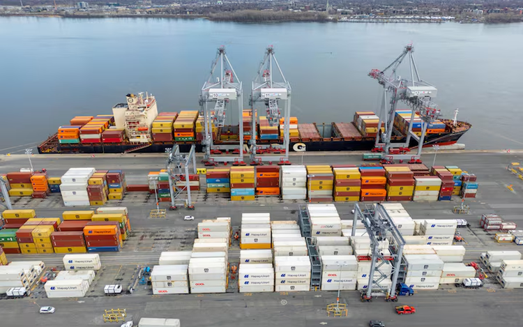 Trump puts 35% tariff on Canada, eyes 15%-20% tariffs for others
