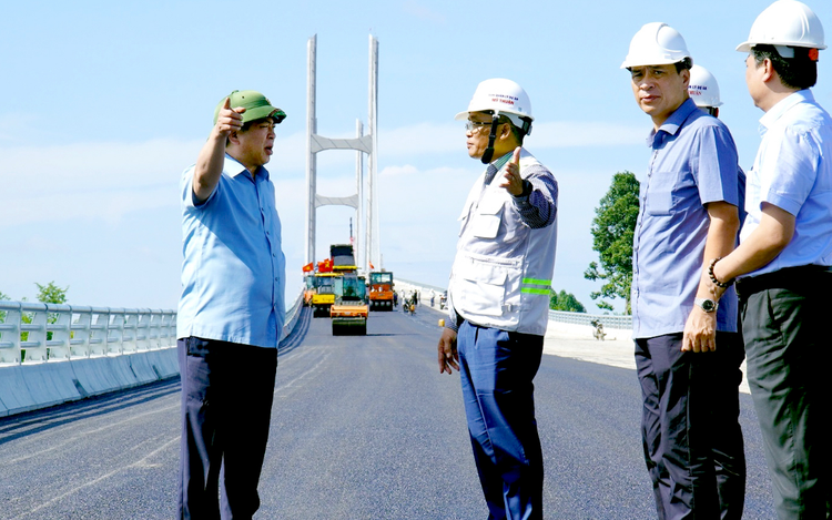 Bridge project in southern Vietnam to finish early, cut costs by half