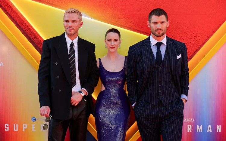 New 'Superman' muscles to $217 million at global box office
