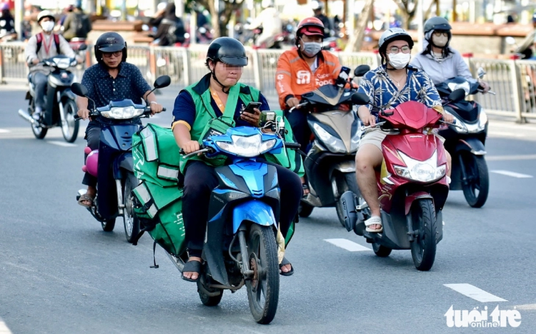 Ho Chi Minh City deliberates on restricting gasoline vehicles
