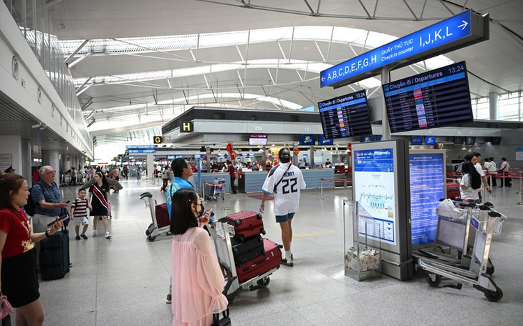 Vietnamese travel company Vietravel requests compensation for passengers from Jetstar over delayed Australia tour flight