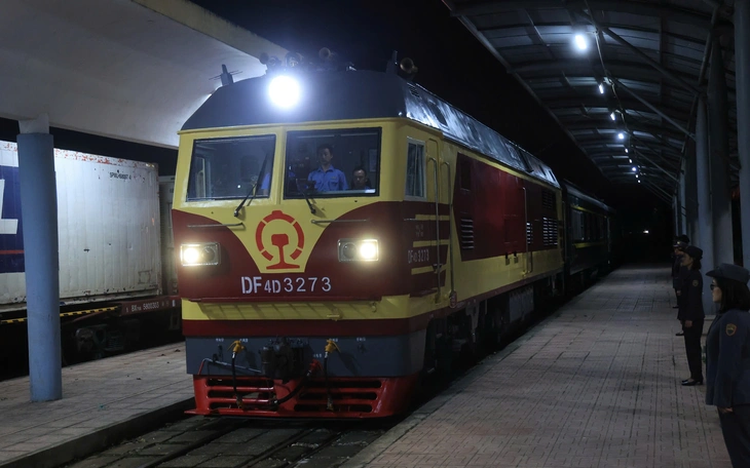 Vietnam Railways expands sales of train tickets for Vietnam-China route