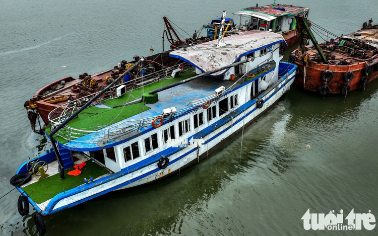 Rescue boats reach capsizing site within 10 minutes in Ha Long Bay tragedy that killed at least 35: military official