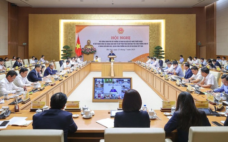 Economic diplomacy key to Vietnam’s 8.3–8.5% growth target this year: PM