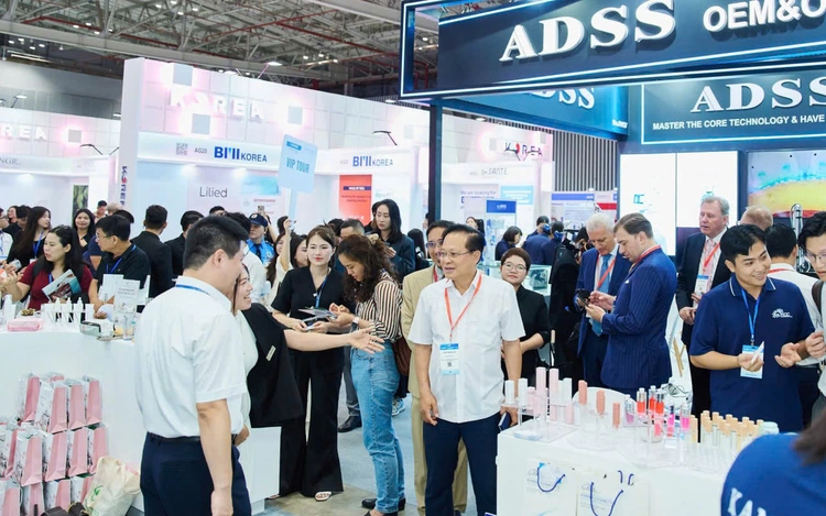 Vietnam beauty expo opens with 3,000 brands from 24 countries, territories