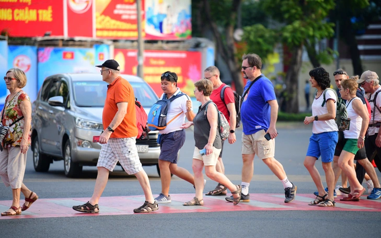Ho Chi Minh City welcomes nearly 700,000 int’l visitors in 1st month of administrative merger