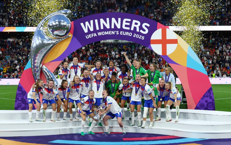 Kelly the hero as England sink Spain in shootout to win Euro 2025