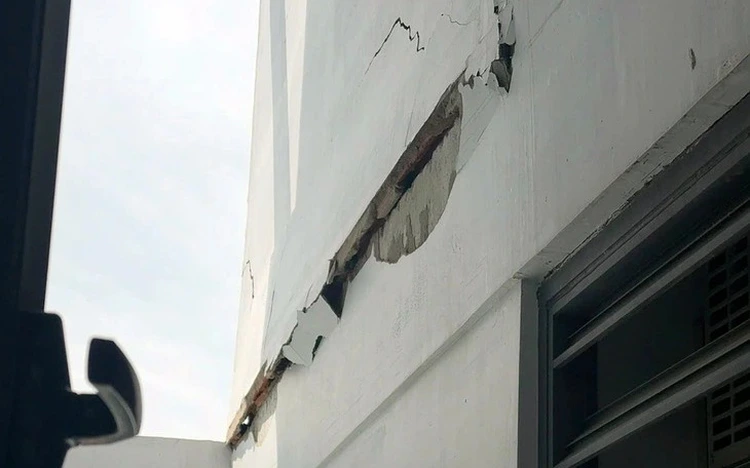 4m-long crack appears in 36-story condo building in Ho Chi Minh City