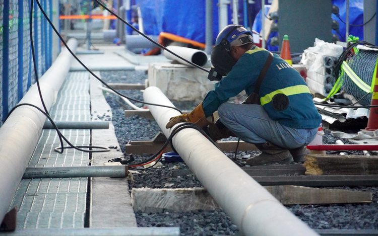 LNG power project investors struggle to find buyers in Vietnam