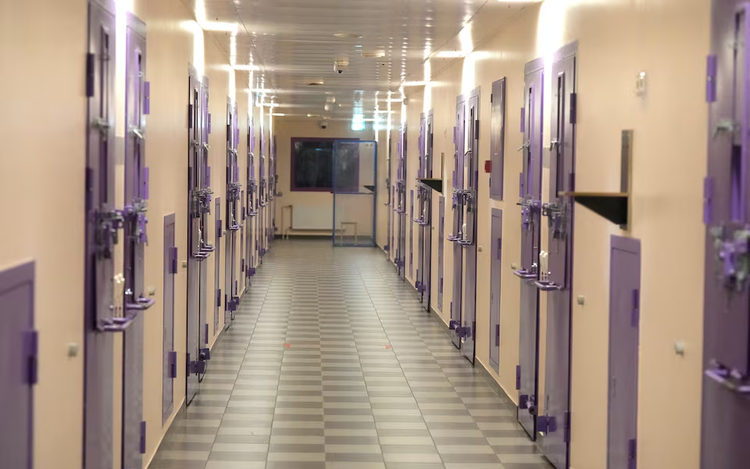 Estonia shows off prison cells awaiting Swedish inmates