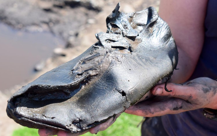 Roman bigfoot? UK archaeologists probe 'unusually large' shoes