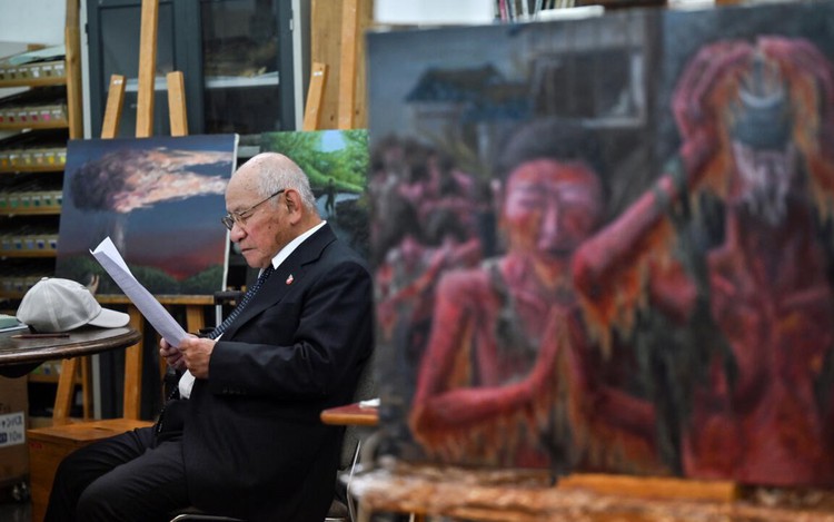 Hiroshima teens relay atom bomb horror with art