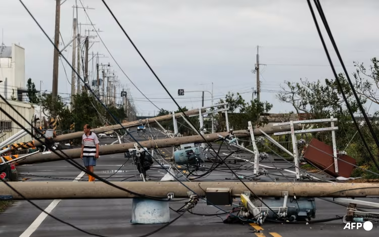 Typhoon Danas lashes southern Taiwan with record winds, injuring hundreds