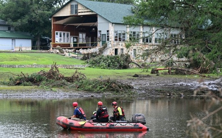 Texas flood toll passes 100 as more bodies recovered