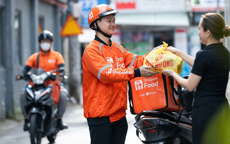 ShopeeFood tops Vietnam’s online food delivery orders in survey, Grab leads by market share