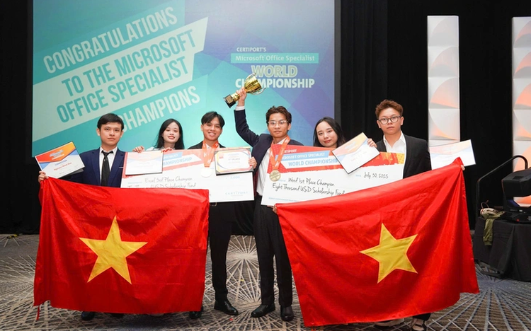 Vietnam strikes gold at Microsoft Office Specialist World Championship in US