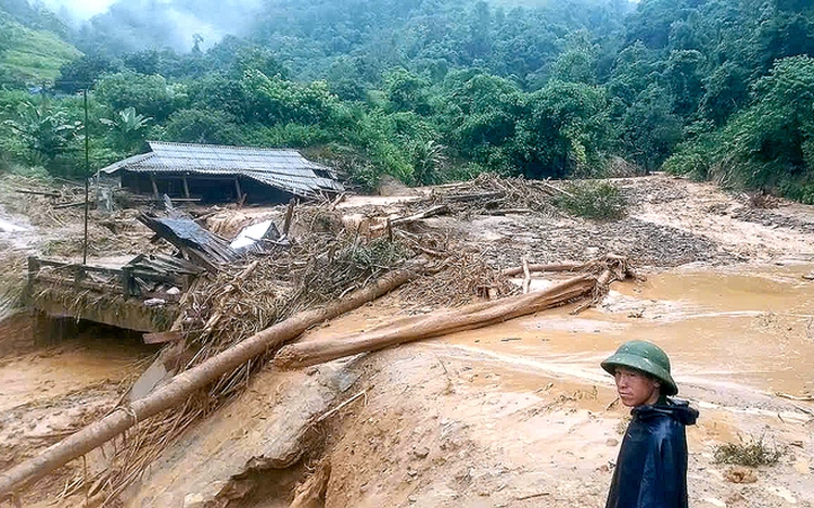 Flooding leaves 14 dead, missing in Vietnam's Dien Bien