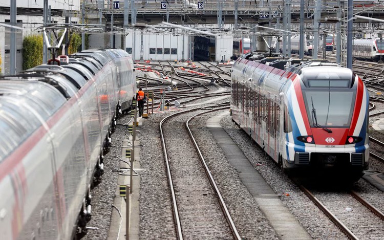 Geneva makes public transport temporarily free to combat pollution spike